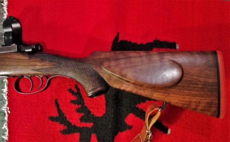 SE VENDE RIFLE DE CERROJO CAJA LARGA (ACCIÓN MAUSER 98) CON PELO, FINAS MADERAS AL ACEITE Y PRECIOSO CERROJO 00