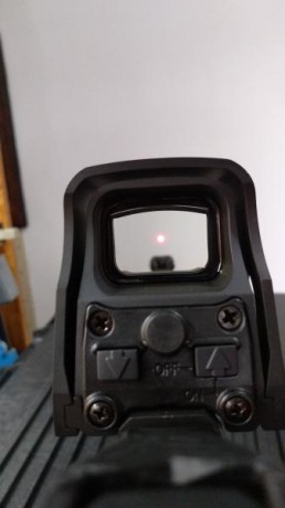 Pongo a la venta este Eotech corto en un estado estetico y de uso perfecto.

Se entrega con su embalaje 02