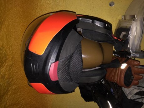 Hola, vendo casco bmw system 6, talla M, en perfecto estado, pintado de color naranja en taller de pintura 11