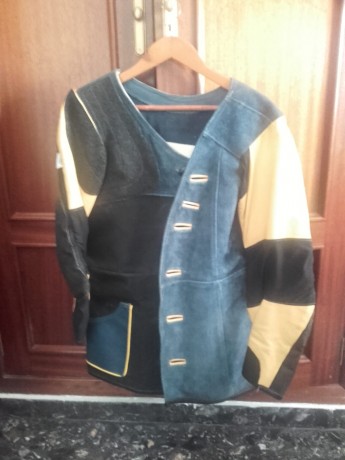 Por no usar vendo o cambio chaqueta de tiró anschuz talla 48-50  por visor típo vector optic,  nikko de 01