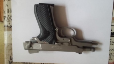 Vendo  en Coslada (Madrid) por jubilacion en perfecto estado con muy pocos disparos 300€,  regalo dos 00