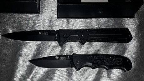 Vendo estas 2 navajas trento. Una es el modelo comando acero 420c y 19,5 cm de longitud total y la otra 00