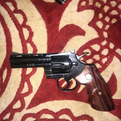 Esta en Buenas condiciones
Regalo Cargador Rapido
Cachas originale Marron tambien incluidas 01