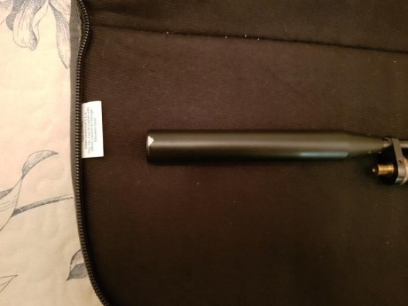 Pcp de muy poco peso Falcón calibre 5,5 en perfecto estado salvo el desperfecto que se ve en una fotografía 00