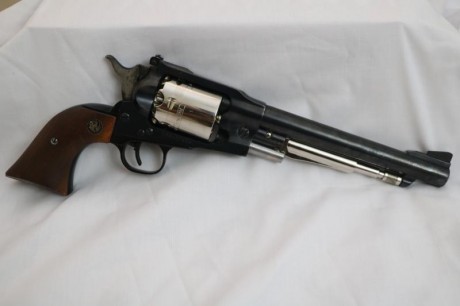 1º Remigton de Pietta 6", calibre 45, en acero inoxidable, sin apenas uso, se compró por capricho 01