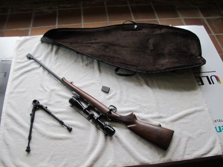 Vendo Carabina CESKA CZ 452 Calibre 22LR por 490 euros, prácticamente nueva, muy muy pocos tiros, con 02