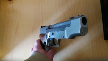 Hola a todos.
Vendo una estupenda pistola Sig Sauer P 226 S.
Es una magnífica pistola de precisión en 150