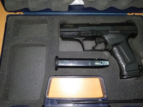 Buenas 
vendo walther p99 nueva ha tirado 50 cartuchos, guiada en A 400€ negociables  o cambio por subcompacta 30