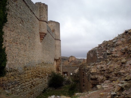  No se a vosotros, pero a mi los castillos me encantan.
Cuando paso delante de alguno no pierdo oportunidad 10