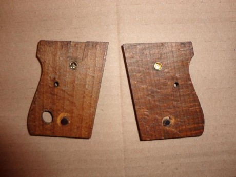 Vendo cachas de madera Astra 7000 22LR, nuevas a estrenar 30 € + envío. 00