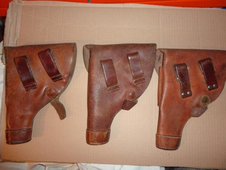 Vendo funda Husqvarna 1907, sirve para la FN 1903, una funda 25 €, las tres fundas 60 € + envío. 00