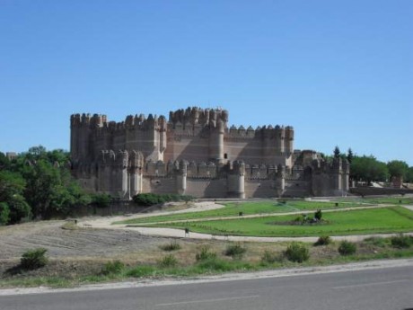  No se a vosotros, pero a mi los castillos me encantan.
Cuando paso delante de alguno no pierdo oportunidad 120