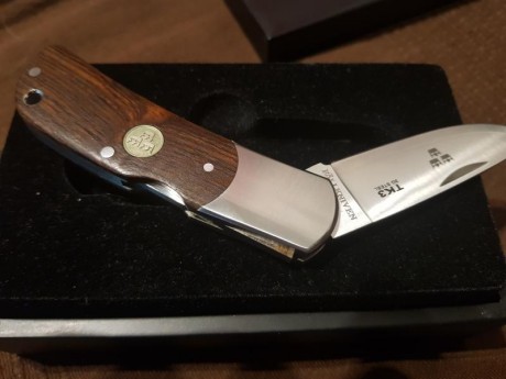 Fallkniven tk3 170€ filo de fábrica, nunca a cortado nada 

Gerber escalada, 50€ filo de fábrica 

Spyderco 02