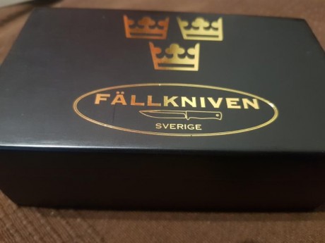 Fallkniven tk3 170€ filo de fábrica, nunca a cortado nada 

Gerber escalada, 50€ filo de fábrica 

Spyderco 12