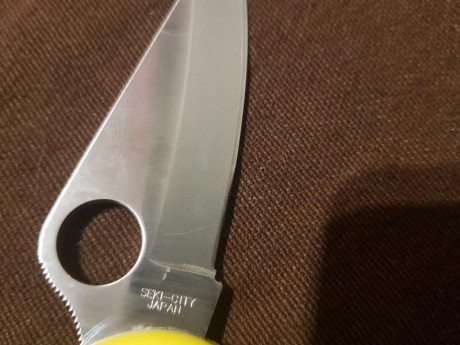 Fallkniven tk3 170€ filo de fábrica, nunca a cortado nada 

Gerber escalada, 50€ filo de fábrica 

Spyderco 10