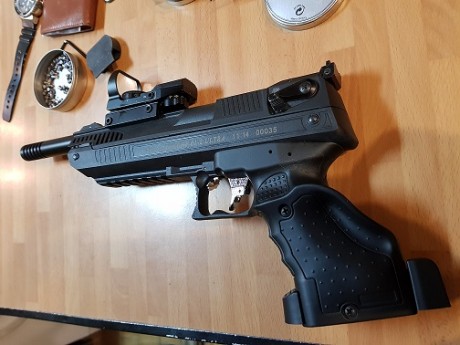 Busco esta pistola a buen precio,  en perfecto estado y con su maletín y demás.  Un saludo 10