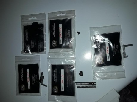  Vendidas- Vendo estas piezas sps,precio lote 80€.La bolsa que se ve peor es el set de tapetas de cargador,envio 00