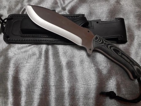 Vendo este j&v gladius. El cuchillo está impoluto. Sólo lo he sacado de la caja para míralo , lo tengo 00