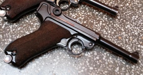 Hola a todos:
Vendo una Mauser Luger código 42 del año 1939 en libro de coleccionista, EN ESTADO DE TIRO. 40