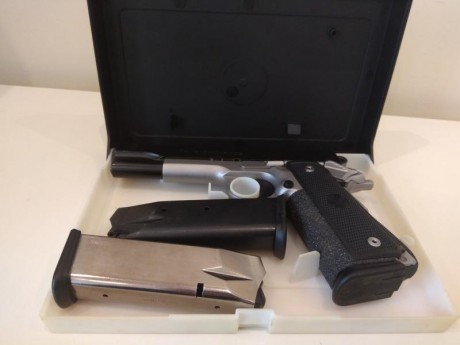 Se vende Para-Ordnance P. 14-45.
Se entrega con caja original. 
Tres cargadores dos de ellos originales.
Cinturón 90