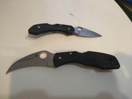 Hola a tod@s , pues eso vendo dos Spyderco, una Tasman salt original y una Dragon fly copia las vendo 00