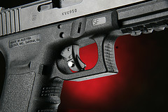 no hace falta un seguro en las Glocks... o si...??? Cuantas veces se habla de ello? Siempre es interesante 00