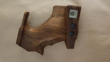 Vendida  cacha Steyr LP 50 y LP 10 zurdo talla L impecable 100€ más portes. (Whatsapp 616936223)
Vendida 01