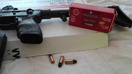 Se vende CARABINA SEMIAUTOMATICA de 9mm. Guiada en D.
Compatible con cargadores Glock, beretta, Sig sauer...
- 11