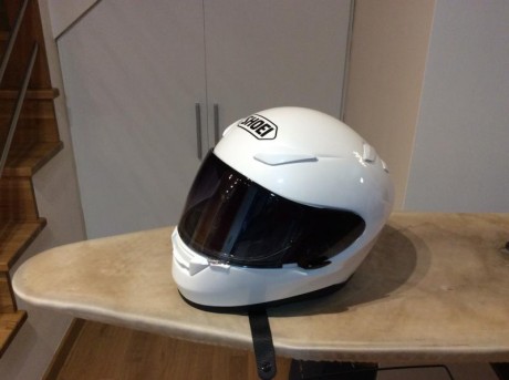 hola vendo casco shoei xr 1100, nuevo lo compre para mi mujer y no lo ha usado , precio 100€, mejor contactar 01