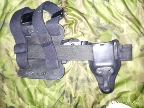 Se vende funda Safariland para Beretta 92fs, compuesta por funda, bastidor medio y bastidor para pierna, 01