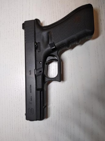Buenas noches,
Vendo Glock 17 Gen 4.
Como extras lleva:
- Muelles de competición + los originales.
-Retenida 11