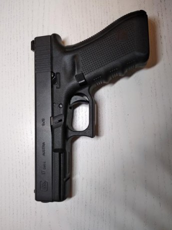 Buenas noches,
Vendo Glock 17 Gen 4.
Como extras lleva:
- Muelles de competición + los originales.
-Retenida 10