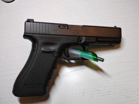 Buenas noches,
Vendo Glock 17 Gen 4.
Como extras lleva:
- Muelles de competición + los originales.
-Retenida 21