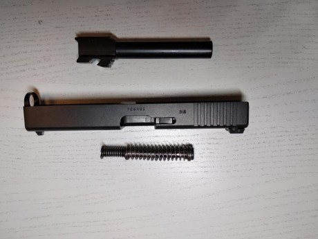 Buenas noches,
Vendo Glock 17 Gen 4.
Como extras lleva:
- Muelles de competición + los originales.
-Retenida 30
