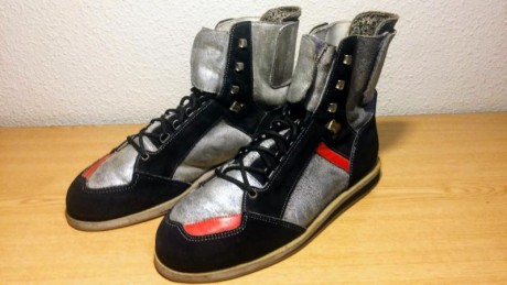 Hola amigos:
Como las utilizaba en avancarga, también las pongo en este hilo.
Vendo botas de tiro Ghemann 01