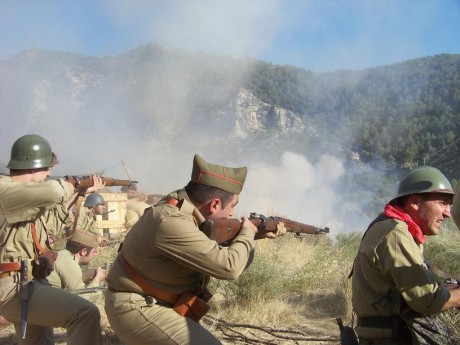 Bien, ayer dia 31 de Julio se rememoro una parte de la batalla del Ebro, la ocurrida en Fayón, y como 12