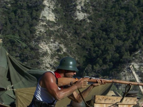 Bien, ayer dia 31 de Julio se rememoro una parte de la batalla del Ebro, la ocurrida en Fayón, y como 22