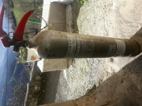 Este es el precio 400€.Vendo por no usar este arma,con todo lo que se ve en las fotos.Empuñadura Sarmiento 60
