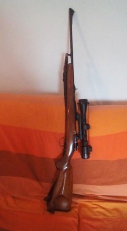 Rifle BRNO cal. 30.06 de cerrojo, con visor BUSHNELL con selector de mira 3-9x40E El arma tiene pocos 00