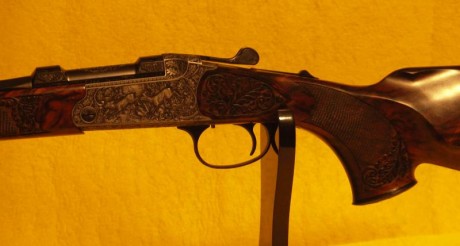 Hola

Un amigo vende:
BLASER  K95 EXCLUSIV cal.  7,5x55.
Rifle monotiro, con cañón  octogonal, estado 01