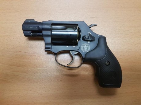 Se vende revólver SW Militar Police mod. 360 cañón de 2 pulgadas en calibre 357 magnum. 

Arma en perfecto 10