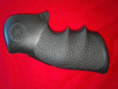 VENDIDA!!
Se vende Cacha HOGUE para Smith&Wesson K-FRAME Square Butt, en perfecto estado.
La vendo 00