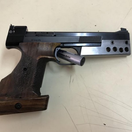 Saludos a la gente del foro, mi amigo Jacinto. Vende esta fabulosa pistola Hammerli 208 S del 22. La pistola 12