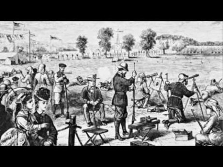 Un video que tiene años. Curiosas las vestimentas, ¿verdad?.
Más de un amigo que nos lee, se habrá reconocido. 102