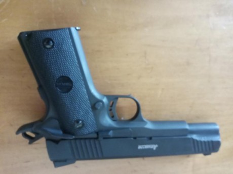 Hola.
Vendo pistola armscord .( Hoy rock island) ,1911,A1, serie 70,  pocos disparos.
Cañón 5" ,calibre 02