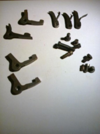Vendo conjunto de 43 chimeneas para revólver en medida 6 x 0,75 m/ms. 
Válidas para las réplicas italianas 10