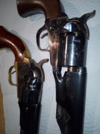 Saludos.
280 euros el Uberti navy 1861 7.5" y 170 euros el ASM 1862 pocket police steel 5.5". 20