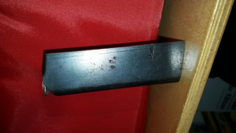 Hola! Haciendo limpieza, pongo en venta varios cargadores. 
- Cargador Astra 300 9 corto. 35€ la unidad. 02