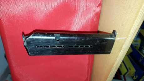 Hola! Haciendo limpieza, pongo en venta varios cargadores. 
- Cargador Astra 300 9 corto. 35€ la unidad. 22