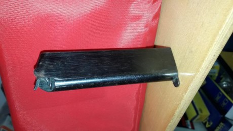 Hola! Haciendo limpieza, pongo en venta varios cargadores. 
- Cargador Astra 300 9 corto. 35€ la unidad. 21